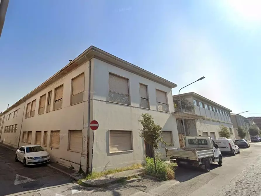 Immagine 3 di Attività artigianale in vendita  a Cascina