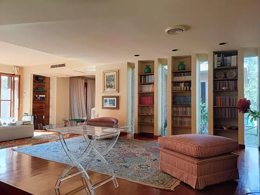 Immagine 11 di Villa in vendita  a Collesalvetti