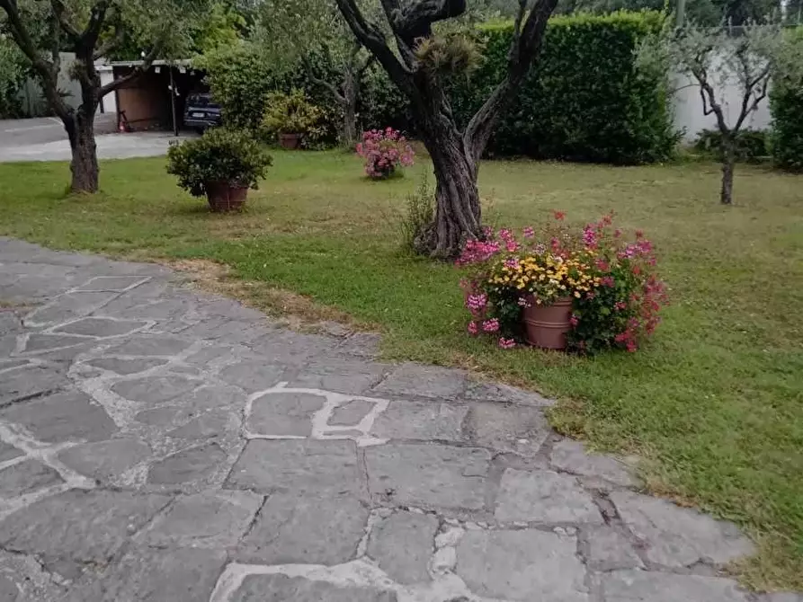 Immagine 66 di Villa in vendita  a Carrara