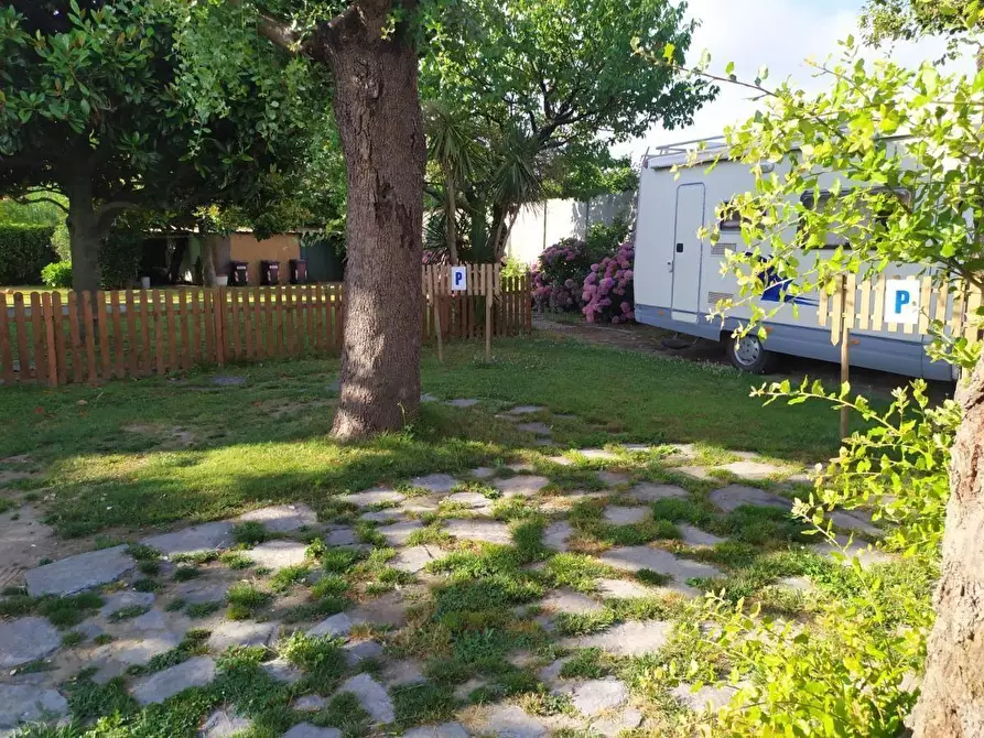 Immagine 70 di Villa in vendita  a Carrara