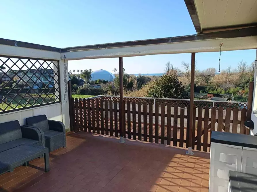 Immagine 50 di Villa in vendita  a Carrara