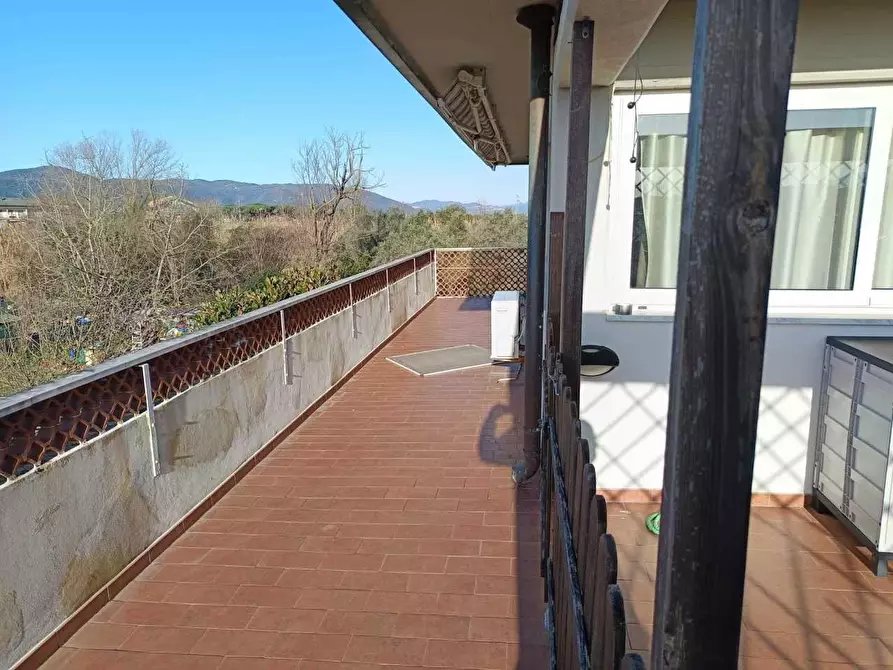 Immagine 48 di Villa in vendita  a Carrara