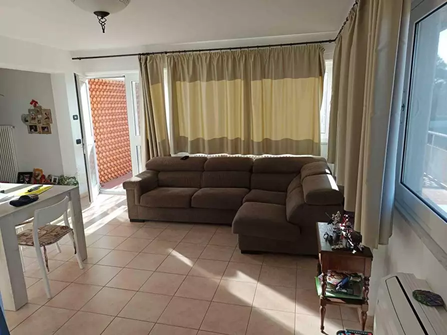 Immagine 43 di Villa in vendita  a Carrara