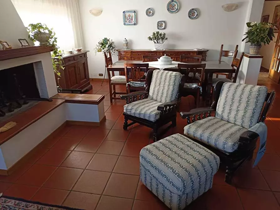 Immagine 57 di Villa in vendita  a Carrara