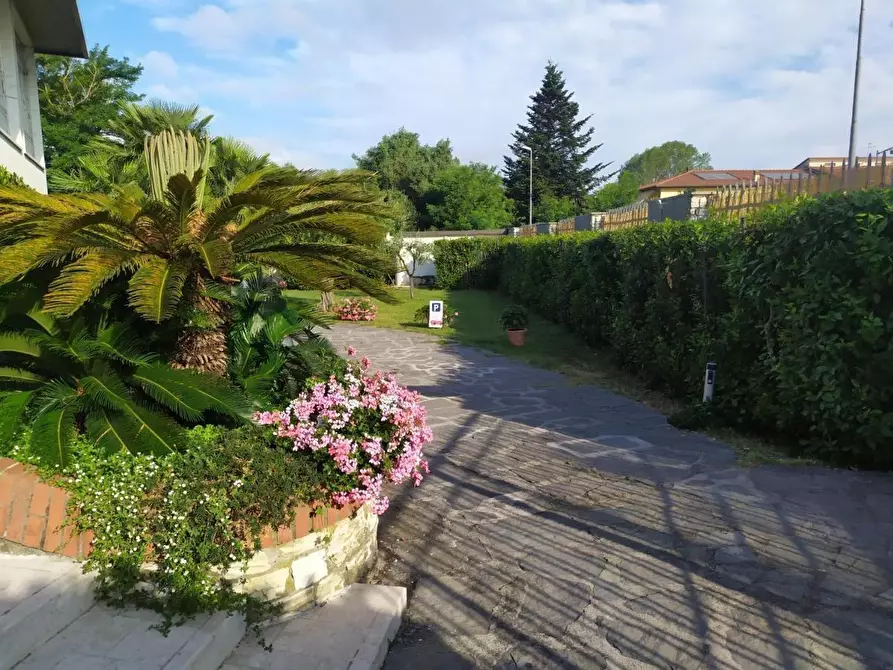Immagine 69 di Villa in vendita  a Carrara