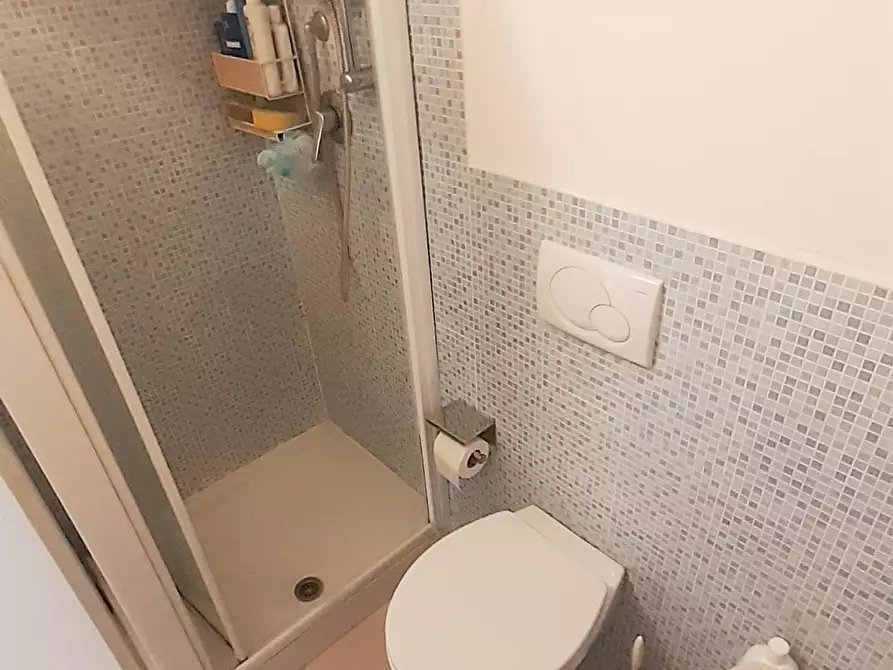 Immagine 10 di Appartamento in vendita  a La Spezia