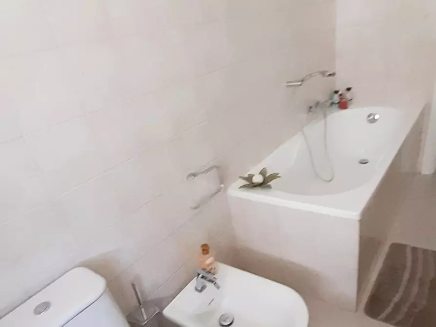 Immagine 8 di Appartamento in vendita  a La Spezia