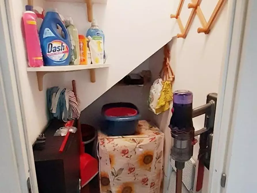 Immagine 11 di Appartamento in vendita  a La Spezia