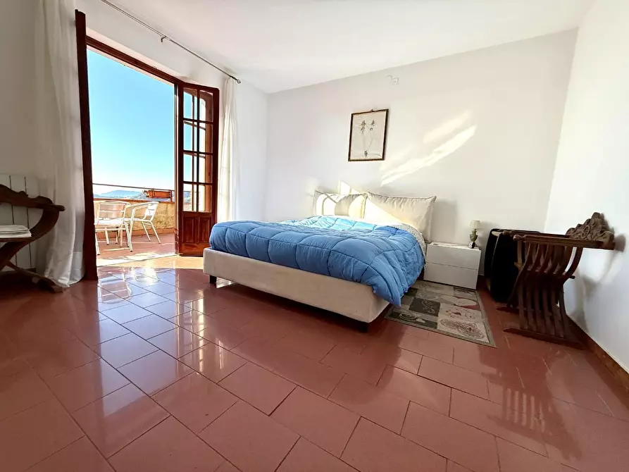 Immagine 8 di Casa bifamiliare in vendita  a Massa