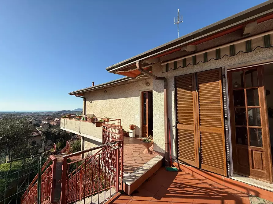 Immagine 19 di Casa bifamiliare in vendita  a Massa