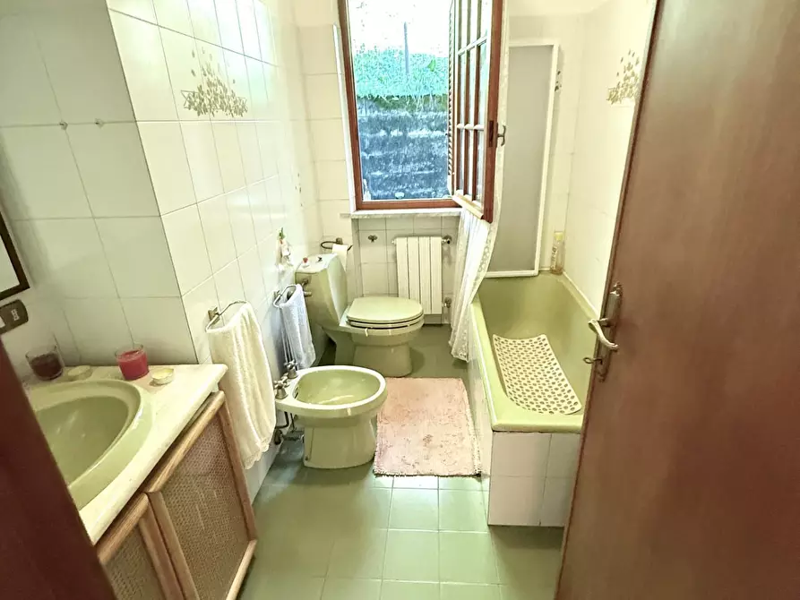 Immagine 14 di Casa bifamiliare in vendita  a Massa