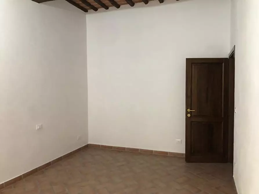 Immagine 11 di Appartamento in vendita  a Poggibonsi