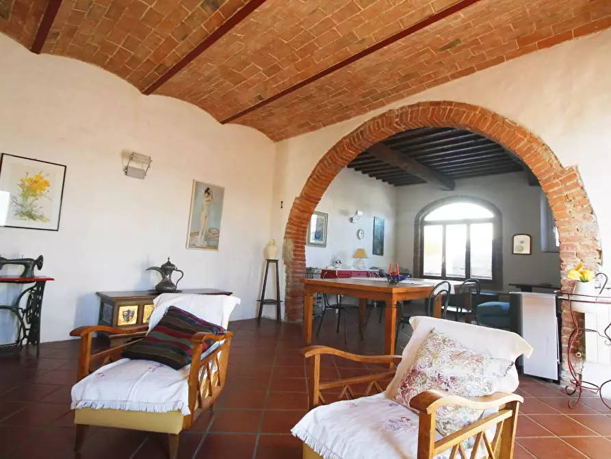 Immagine 20 di Casa colonica in vendita  a Vinci