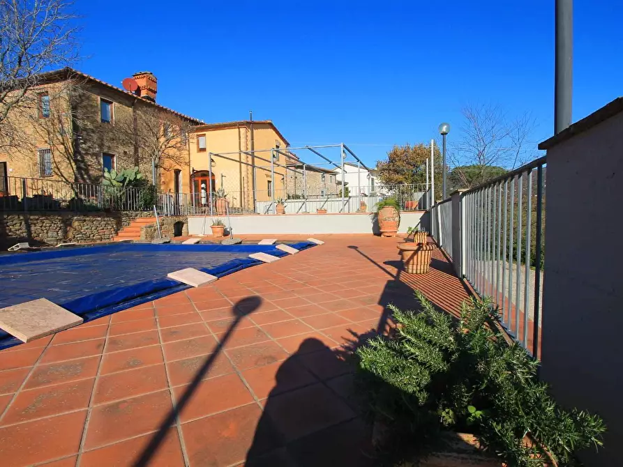 Immagine 2 di Casa colonica in vendita  a Vinci