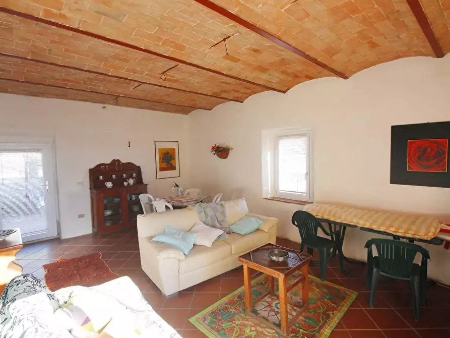 Immagine 18 di Casa colonica in vendita  a Vinci