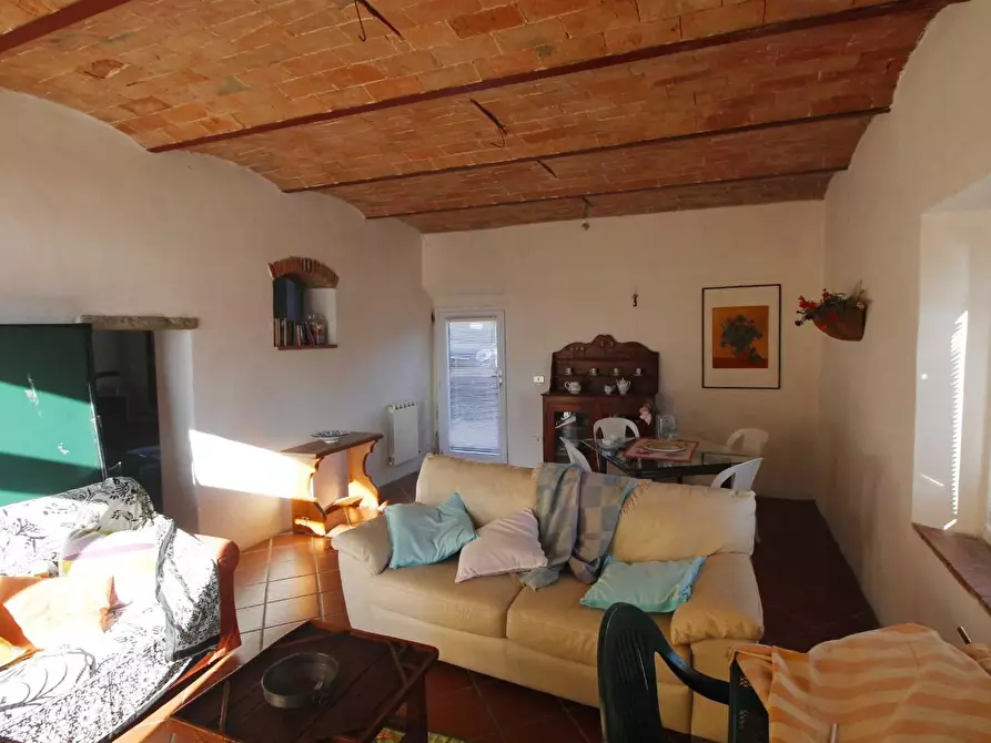 Immagine 17 di Casa colonica in vendita  a Vinci