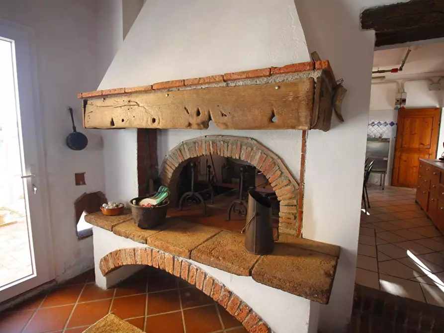 Immagine 24 di Casa colonica in vendita  a Vinci