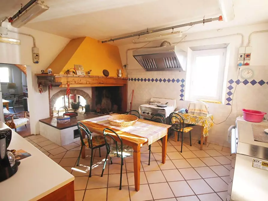 Immagine 7 di Casa colonica in vendita  a Vinci