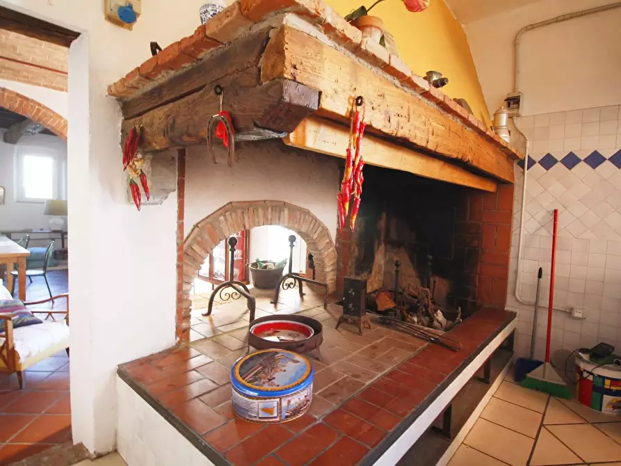 Immagine 8 di Casa colonica in vendita  a Vinci