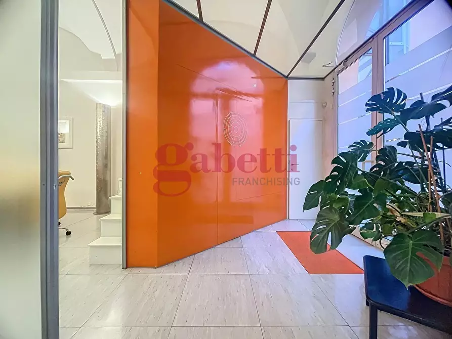 Immagine 17 di Locale commerciale in vendita  a Pisa