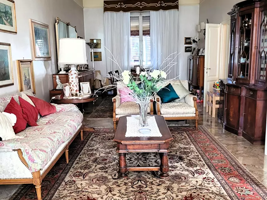 Immagine 2 di Villa in vendita  a Empoli