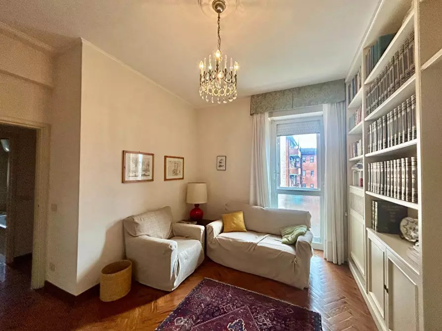 Immagine 9 di Appartamento in vendita  a Siena