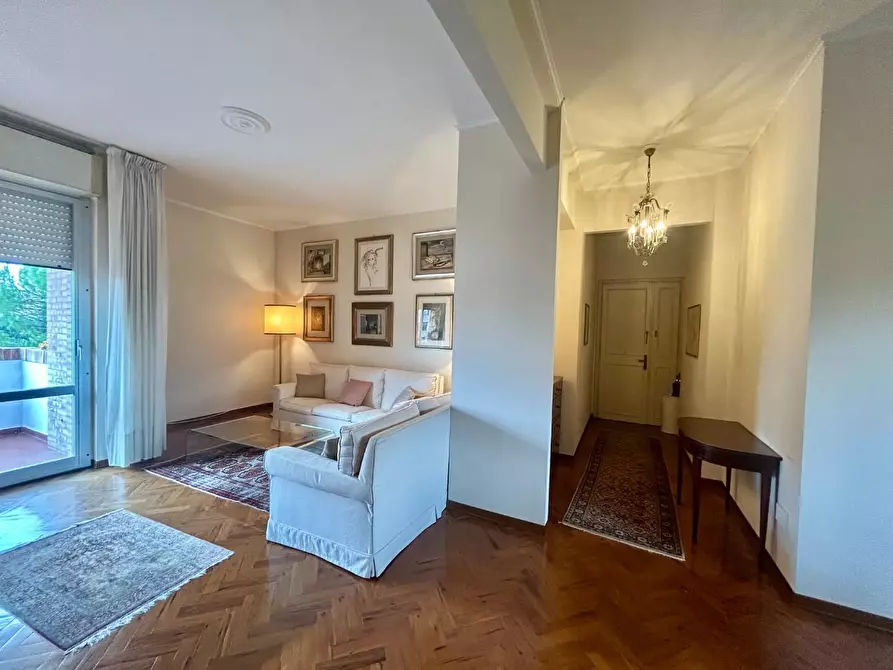 Immagine 5 di Appartamento in vendita  a Siena