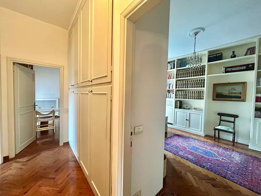 Immagine 18 di Appartamento in vendita  a Siena