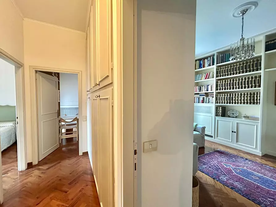 Immagine 21 di Appartamento in vendita  a Siena