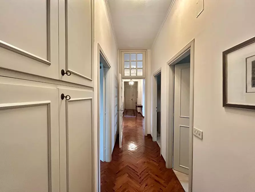 Immagine 15 di Appartamento in vendita  a Siena