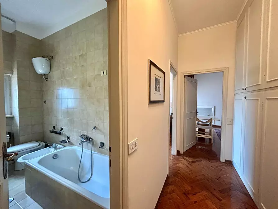 Immagine 19 di Appartamento in vendita  a Siena