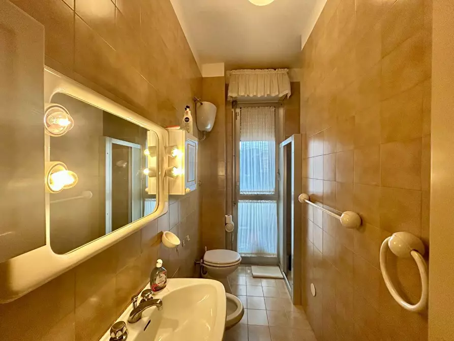 Immagine 17 di Appartamento in vendita  a Siena