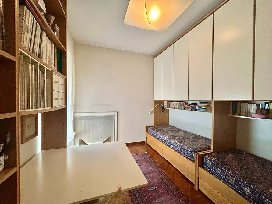 Immagine 13 di Appartamento in vendita  a Siena