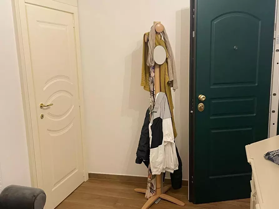 Immagine 2 di Appartamento in vendita  a Lucca