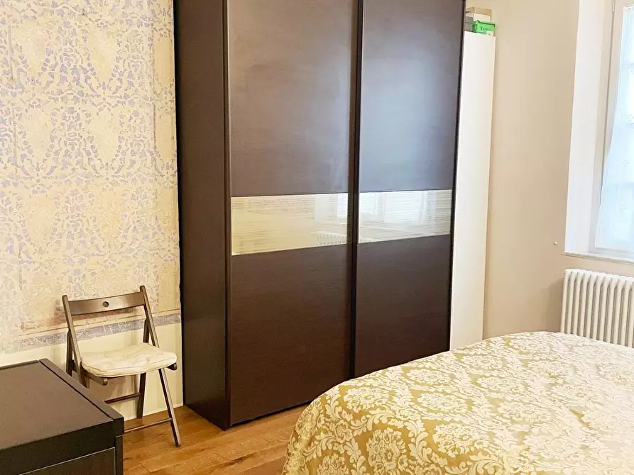 Immagine 15 di Appartamento in vendita  a Lucca