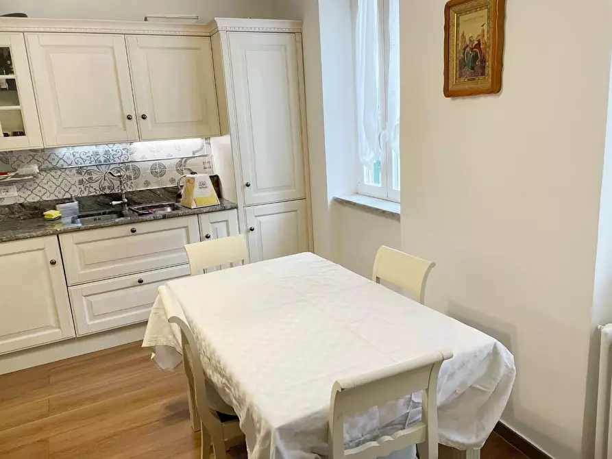 Immagine 9 di Appartamento in vendita  a Lucca