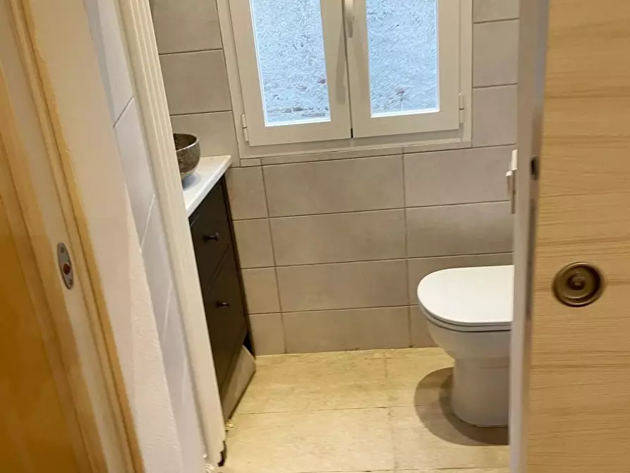 Immagine 6 di Appartamento in vendita  a Lucca