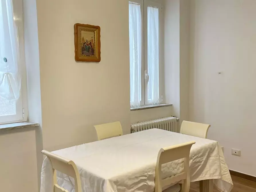 Immagine 8 di Appartamento in vendita  a Lucca