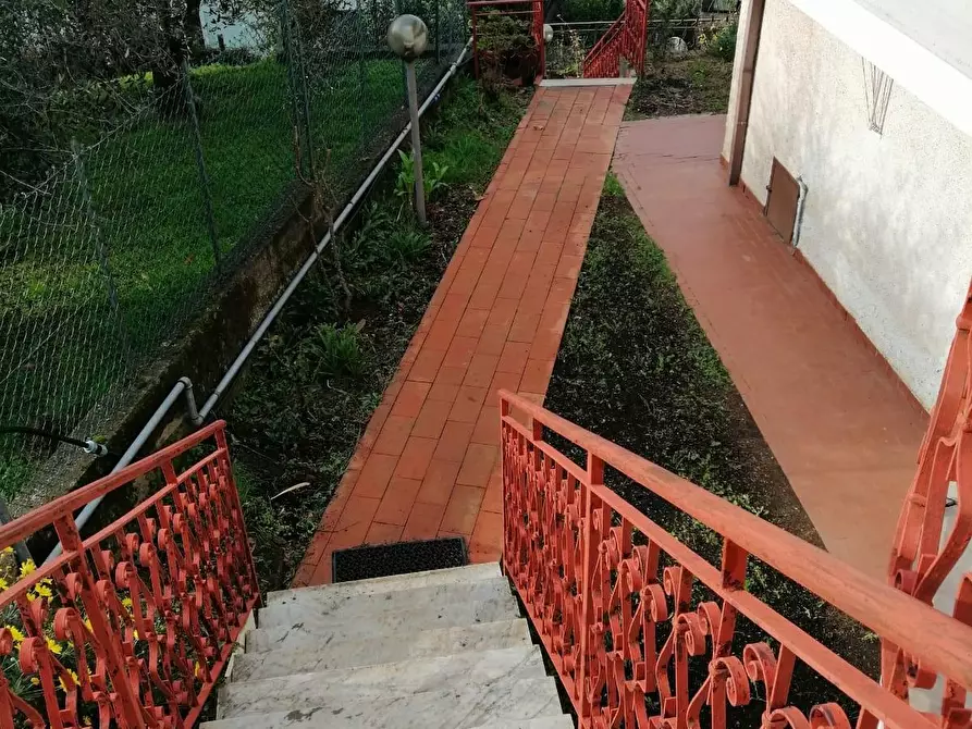 Immagine 3 di Casa bifamiliare in vendita  a Massa