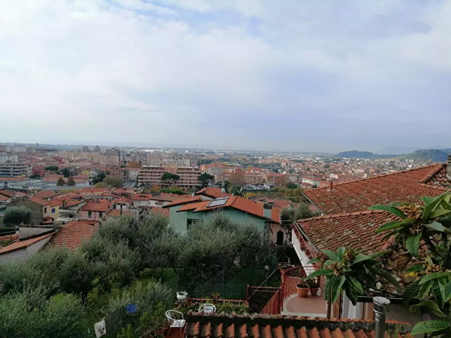 Immagine 4 di Casa bifamiliare in vendita  a Massa