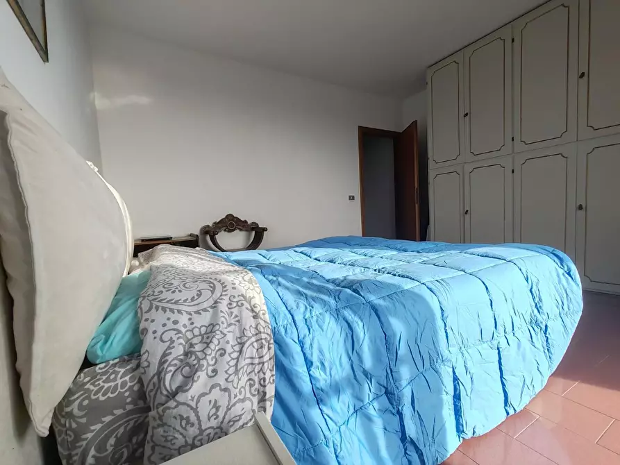 Immagine 5 di Porzione di casa in vendita  a Massa