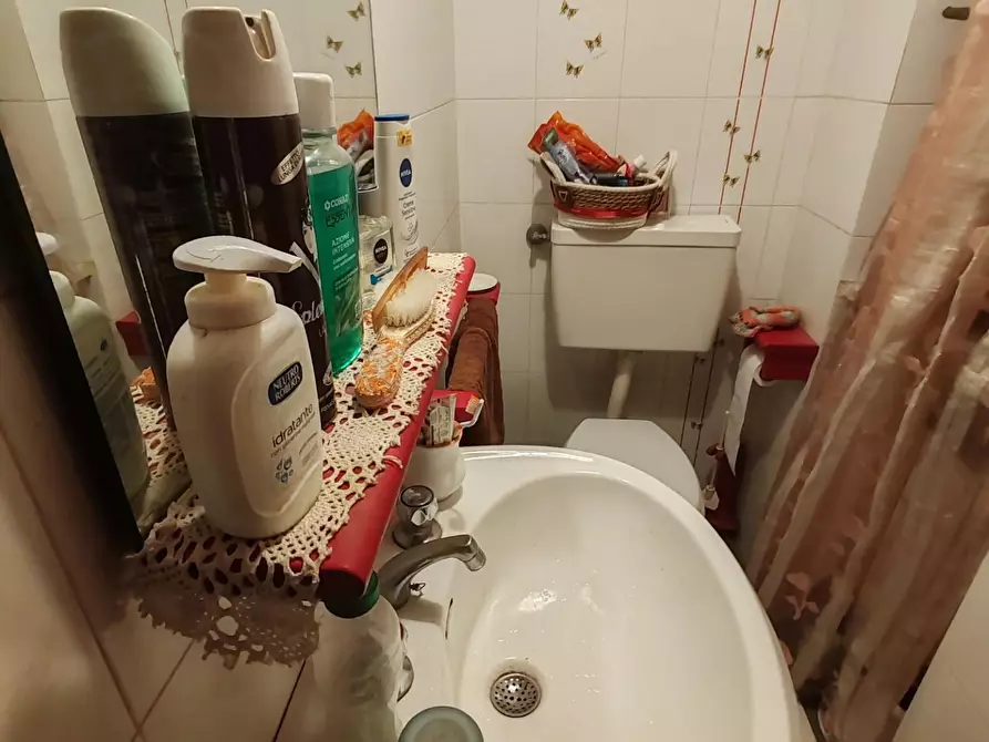 Immagine 8 di Porzione di casa in vendita  a Massa