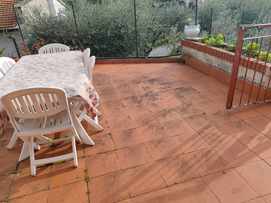 Immagine 12 di Porzione di casa in vendita  a Massa