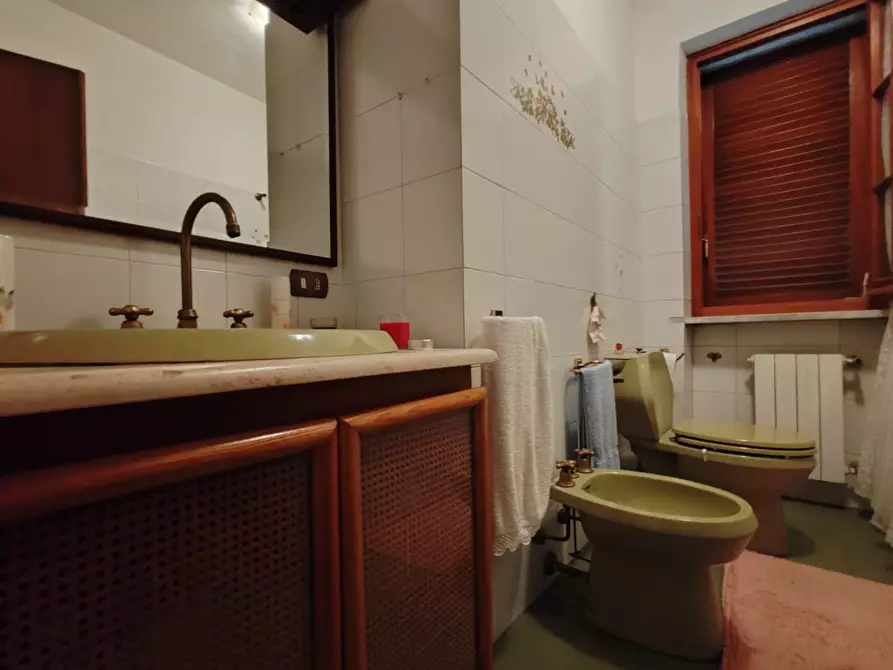 Immagine 9 di Porzione di casa in vendita  a Massa