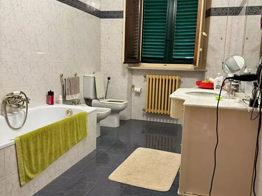 Immagine 28 di Villa in vendita  a Lucca