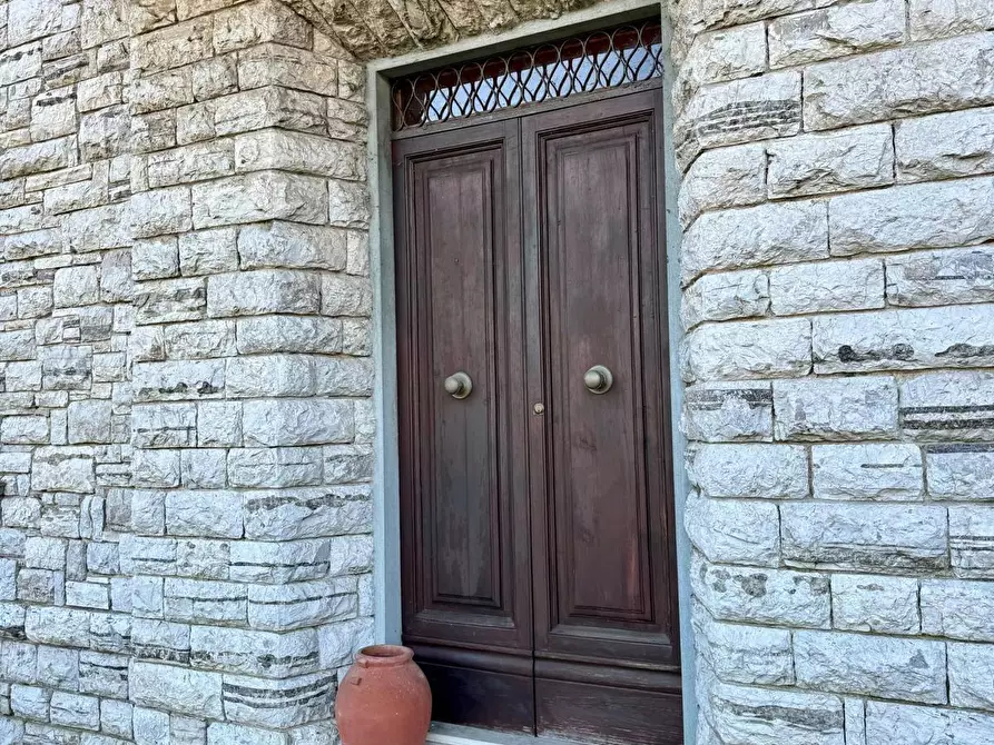 Immagine 34 di Villa in vendita  a Lucca