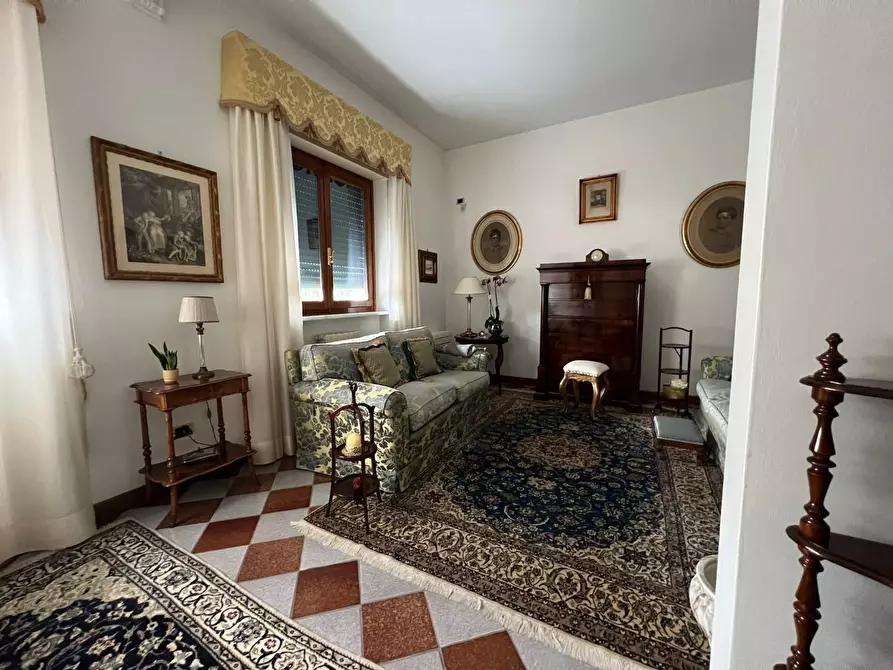 Immagine 9 di Casa bifamiliare in vendita  a Viareggio