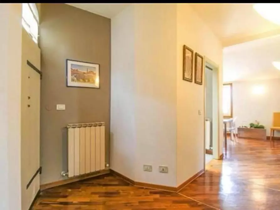 Immagine 7 di Appartamento in vendita  a Siena