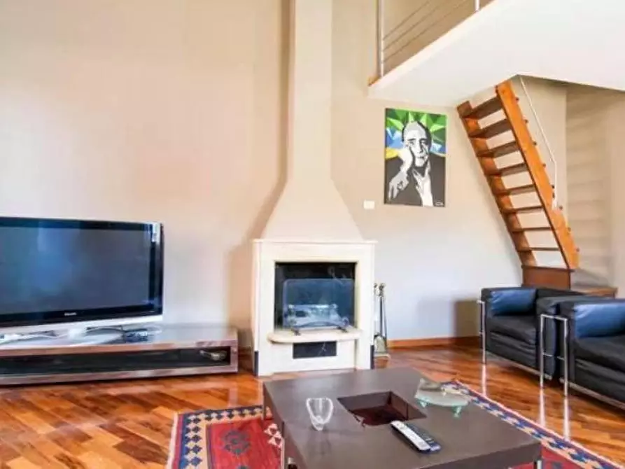 Immagine 2 di Appartamento in vendita  a Siena