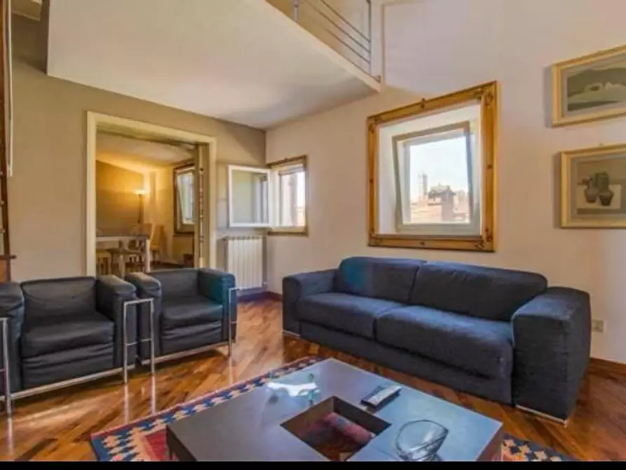 Immagine 11 di Appartamento in vendita  a Siena